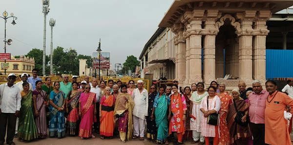 Pilgrims at the ghats in Varanasi