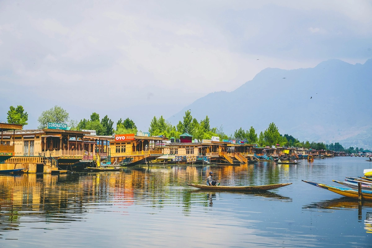A Shikara ride on the famous Dal Lake in Srinagar